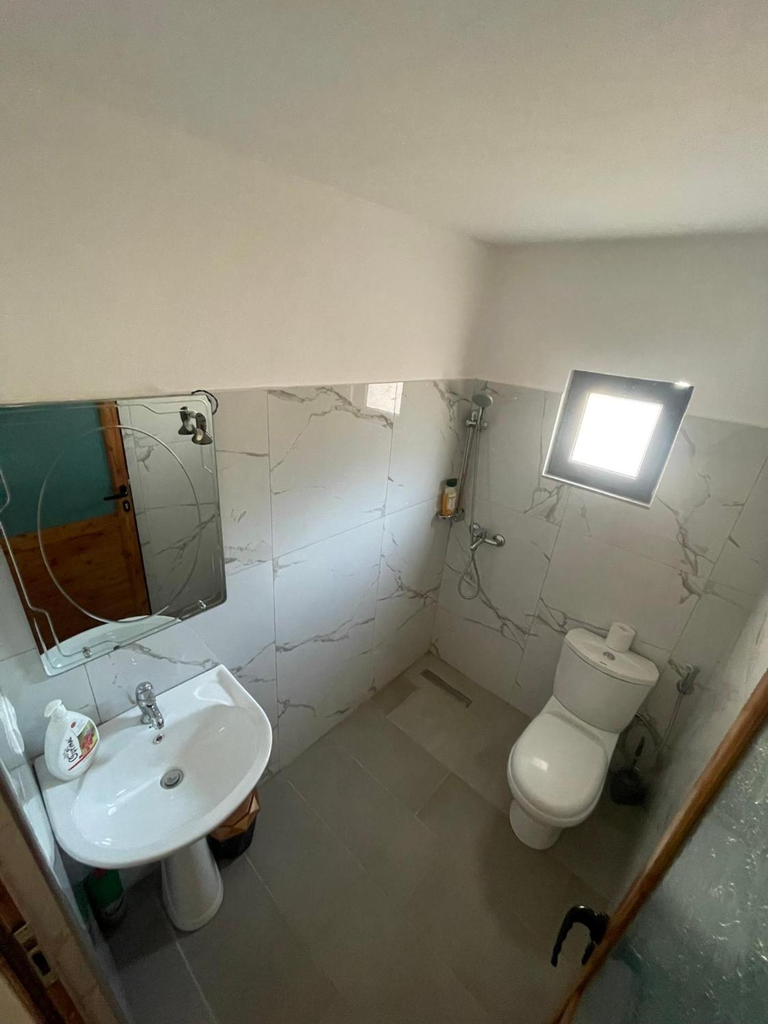 Guesthouse Kroi City Center Berat Luaran gambar