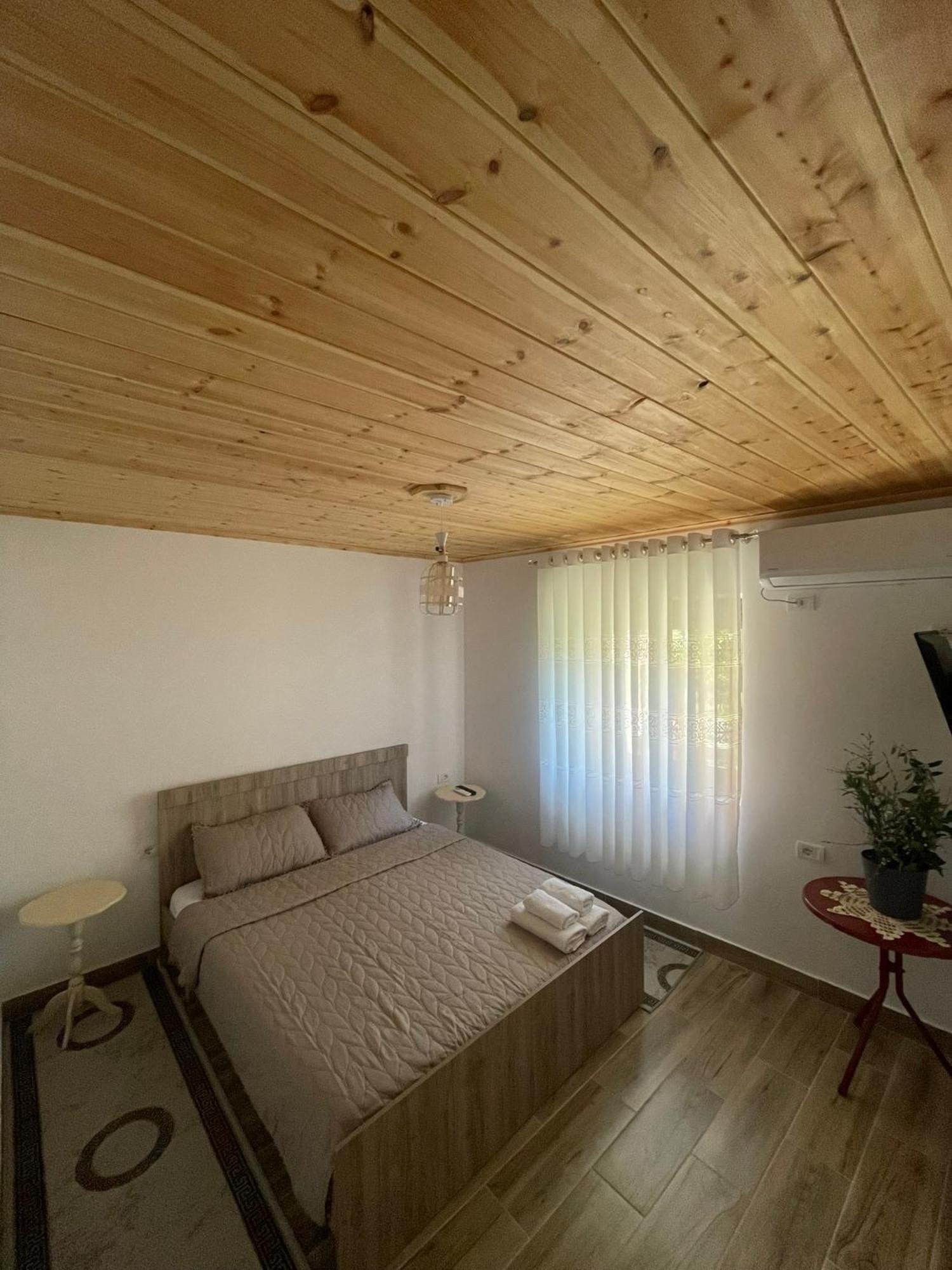 Guesthouse Kroi City Center Berat Luaran gambar