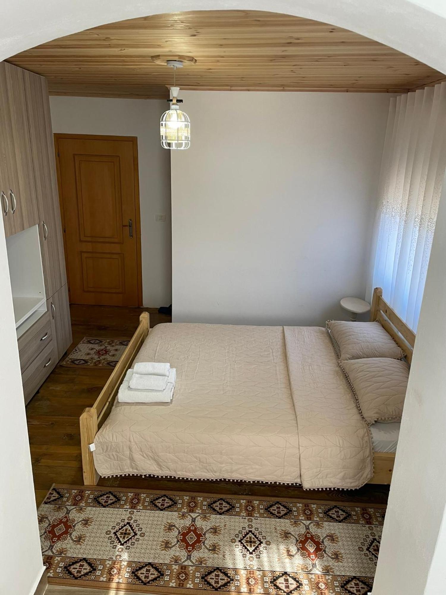Guesthouse Kroi City Center Berat Luaran gambar