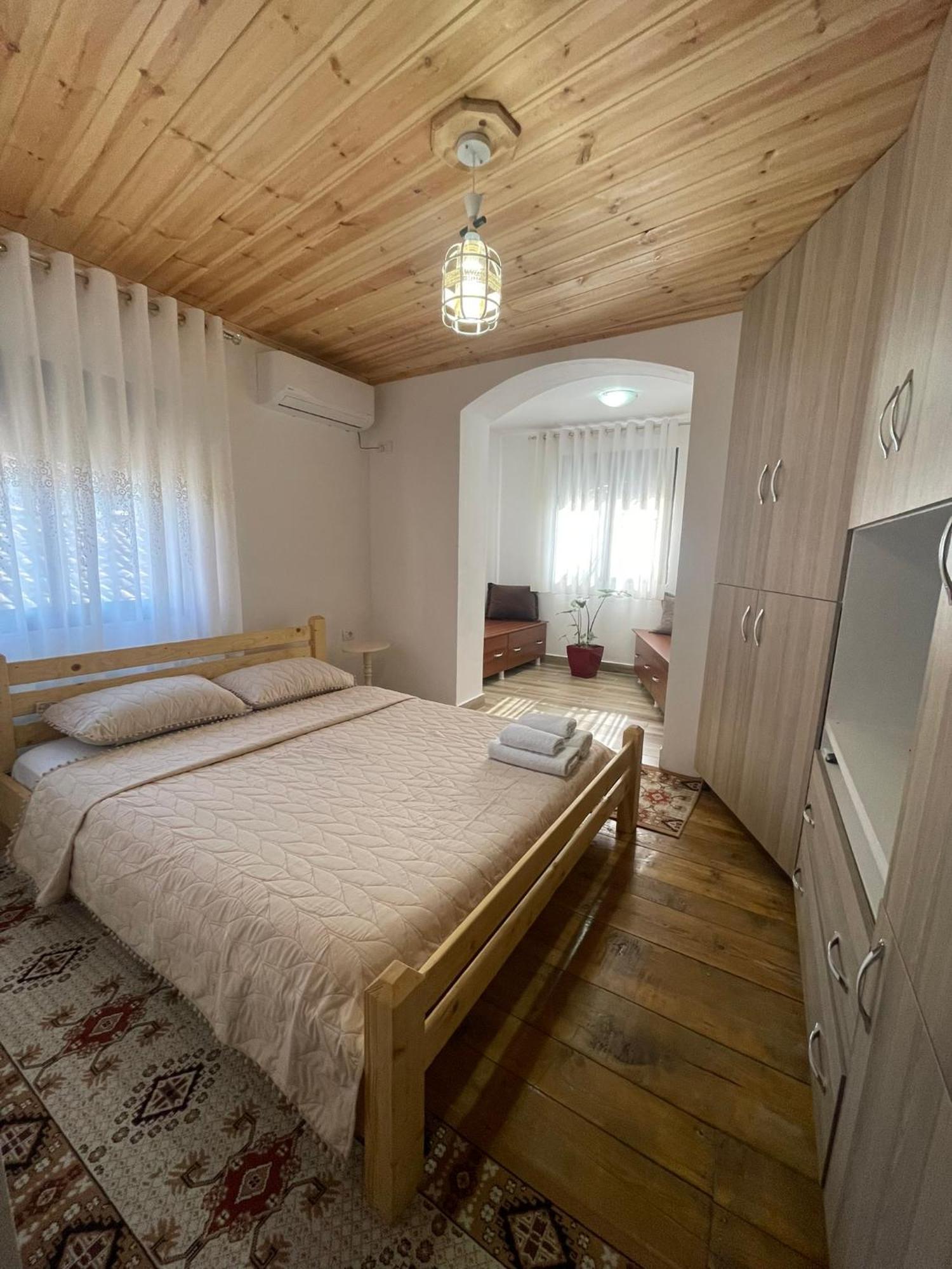 Guesthouse Kroi City Center Berat Luaran gambar