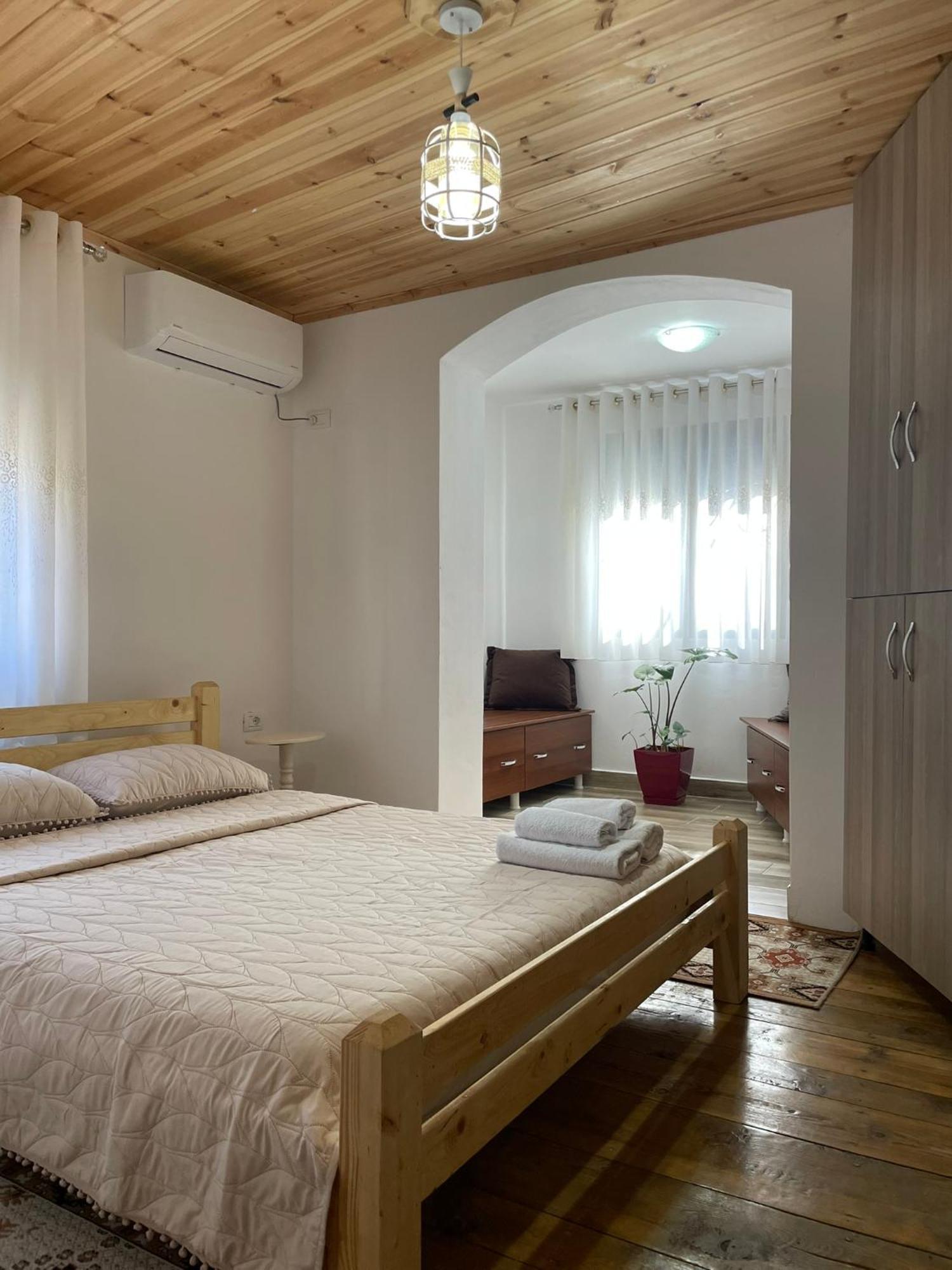 Guesthouse Kroi City Center Berat Luaran gambar