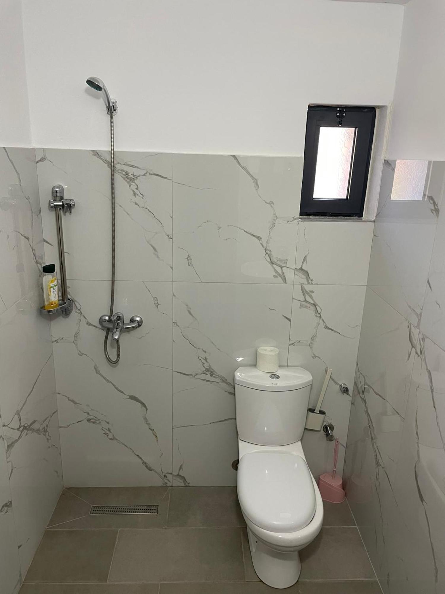 Guesthouse Kroi City Center Berat Luaran gambar