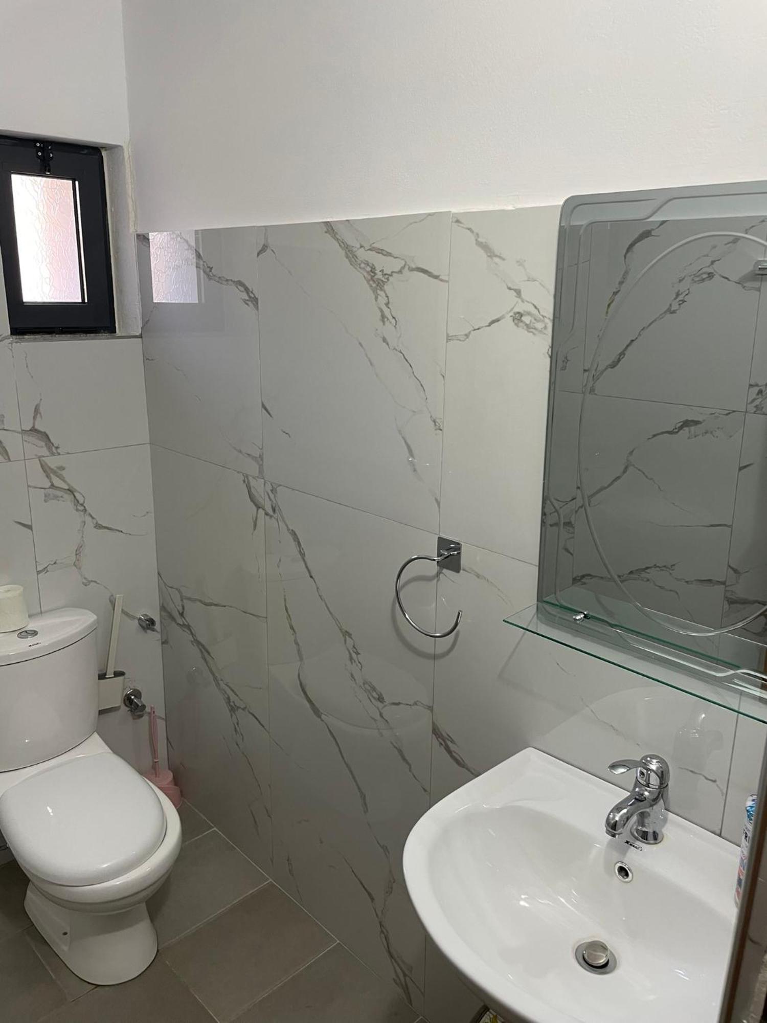 Guesthouse Kroi City Center Berat Luaran gambar